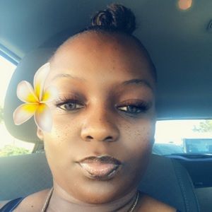 Meet your Posher, Lottie